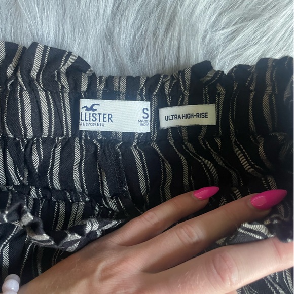 Hollister ultra high rise paper bag shorts - Picture 2 of 3